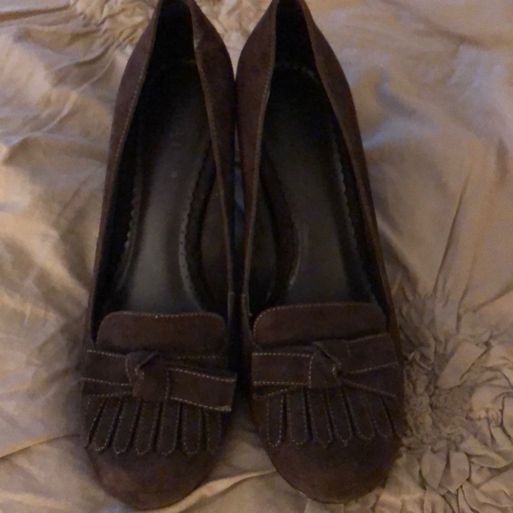 Brown suede tassel heels